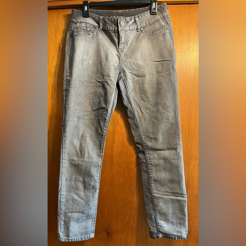 Maurices gray stretch denim jeans size Large short size 29